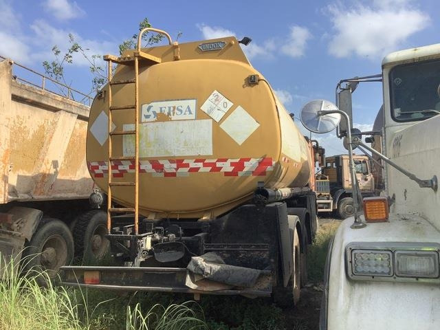 MAN 33.414-V20 - Cisterna camión: foto 3 MAN 33.414-V20 - Cisterna camión: foto 3