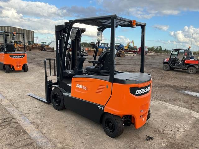 Doosan B35X-7 PLUS - Carretilla elevadora eléctrica: foto 2 Doosan B35X-7 PLUS - Carretilla elevadora eléctrica: foto 2