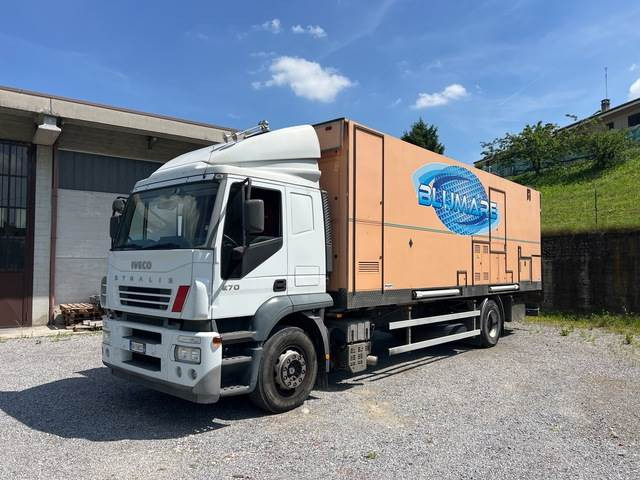 Iveco Stralis 270 - Camión caja cerrada: foto 1 Iveco Stralis 270 - Camión caja cerrada: foto 1