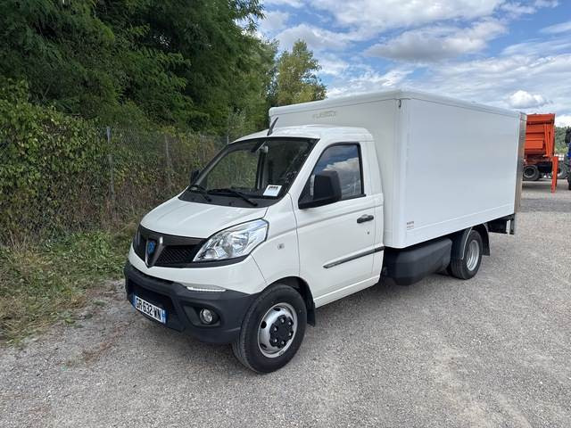 Piaggio Porter NP6 - Camión caja cerrada: foto 1 Piaggio Porter NP6 - Camión caja cerrada: foto 1