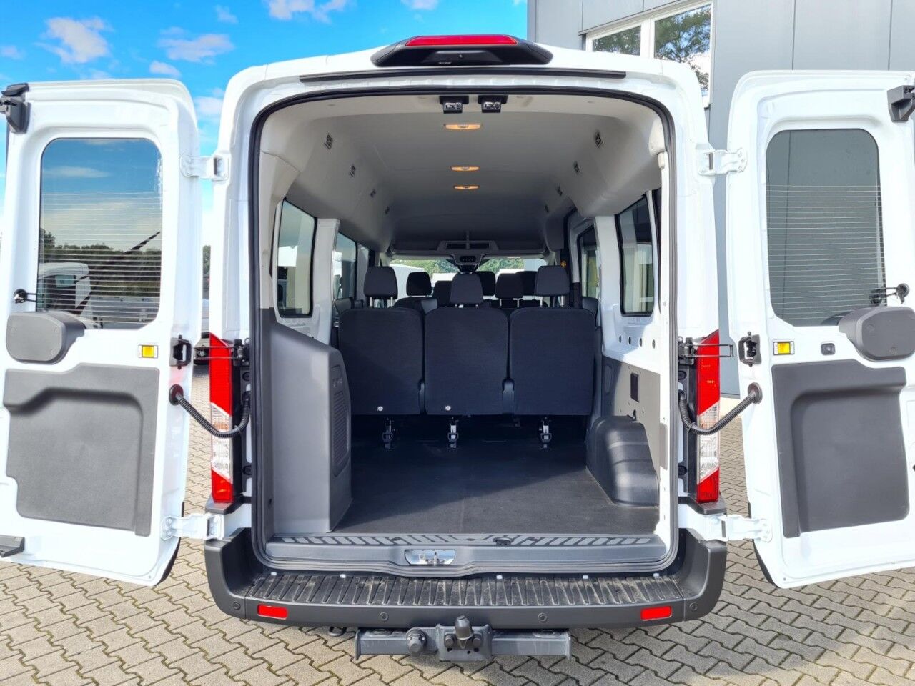 Ford Transit 350 Kombi 9 Sitze L3 AG Trend AHK KAMERA - Minibús, Furgoneta de pasajeros: foto 5 Ford Transit 350 Kombi 9 Sitze L3 AG Trend AHK KAMERA - Minibús, Furgoneta de pasajeros: foto 5