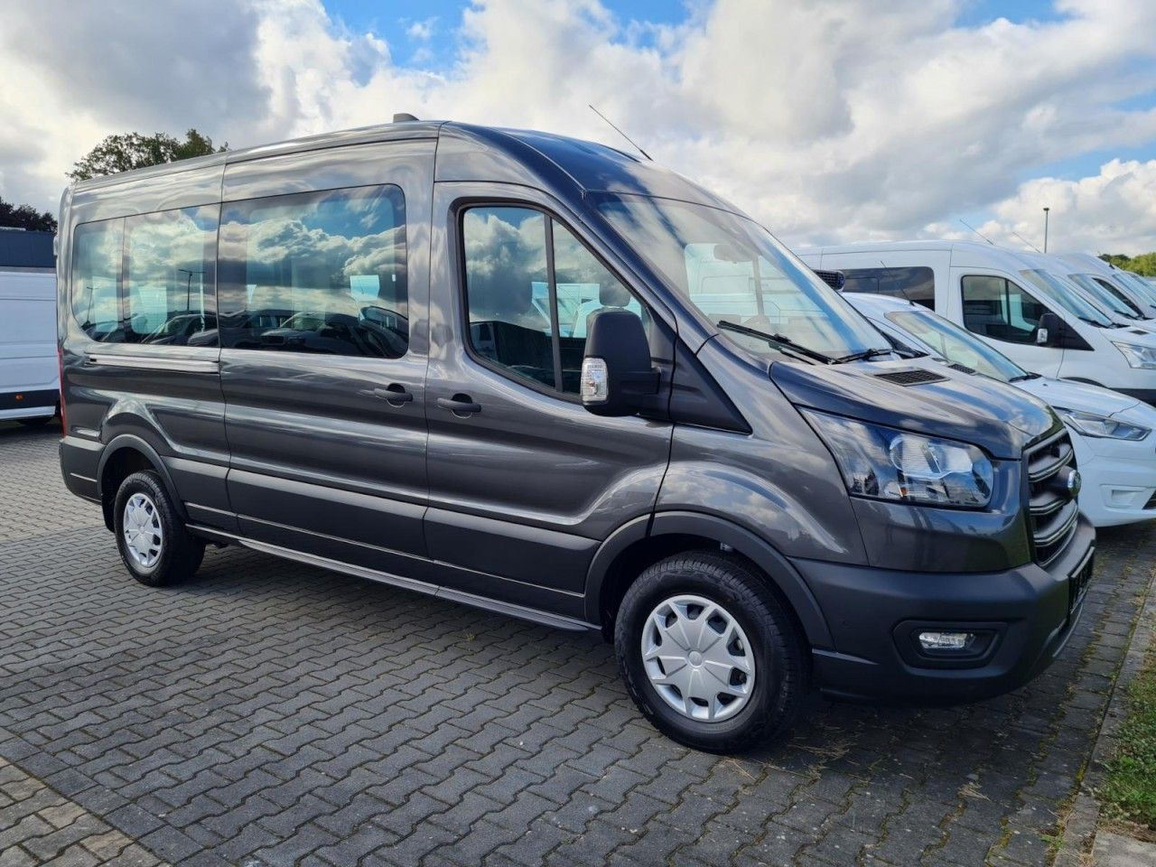 Ford Transit 350 Kombi L3 Trend 8 Sitze KAMERA AHK - Furgoneta de pasajeros: foto 2 Ford Transit 350 Kombi L3 Trend 8 Sitze KAMERA AHK - Furgoneta de pasajeros: foto 2
