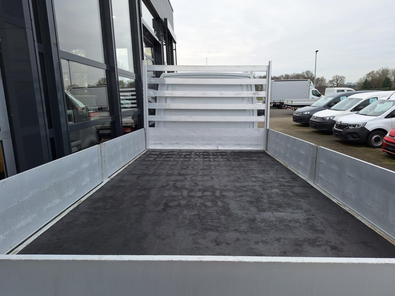 Mercedes-Benz Sprinter 317 CDI Pritsche L4 RWD AHK KLIMA TEMPOMAT - Caja abierta furgoneta: foto 3 Mercedes-Benz Sprinter 317 CDI Pritsche L4 RWD AHK KLIMA TEMPOMAT - Caja abierta furgoneta: foto 3