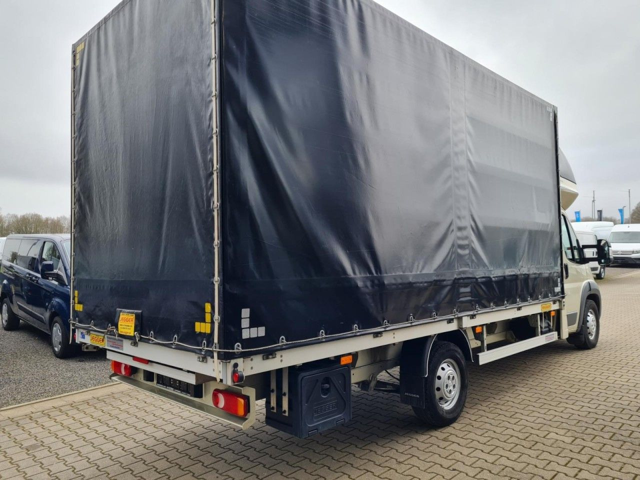 Peugeot Boxer Pritsche L4 Schiebe Plane Schlafkab Luftfe - Furgoneta con caja de lona: foto 4 Peugeot Boxer Pritsche L4 Schiebe Plane Schlafkab Luftfe - Furgoneta con caja de lona: foto 4