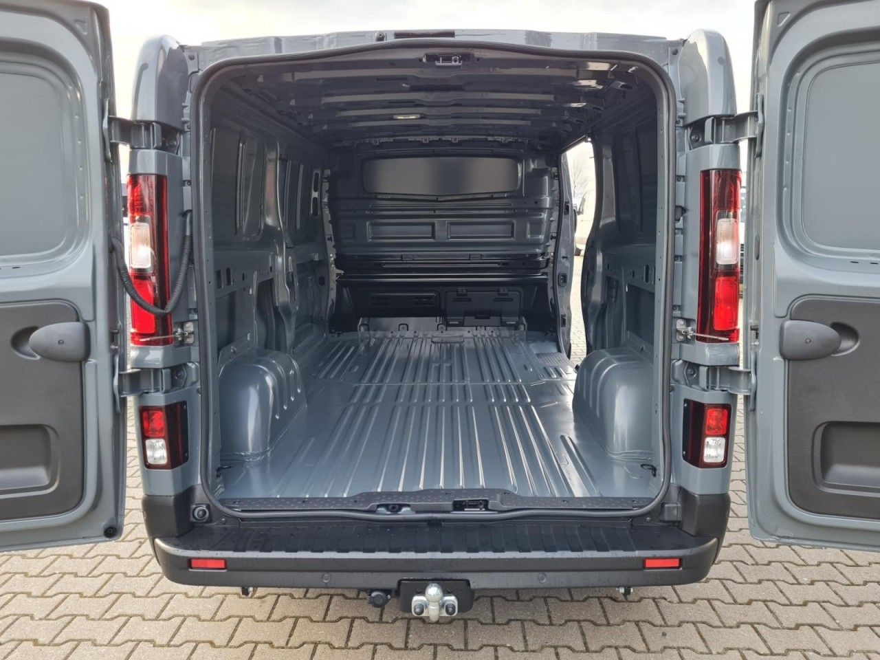 Renault Trafic Kasten L2 Advance AHK KLIMA LED PDC TEMPO - Furgoneta pequeña: foto 5 Renault Trafic Kasten L2 Advance AHK KLIMA LED PDC TEMPO - Furgoneta pequeña: foto 5