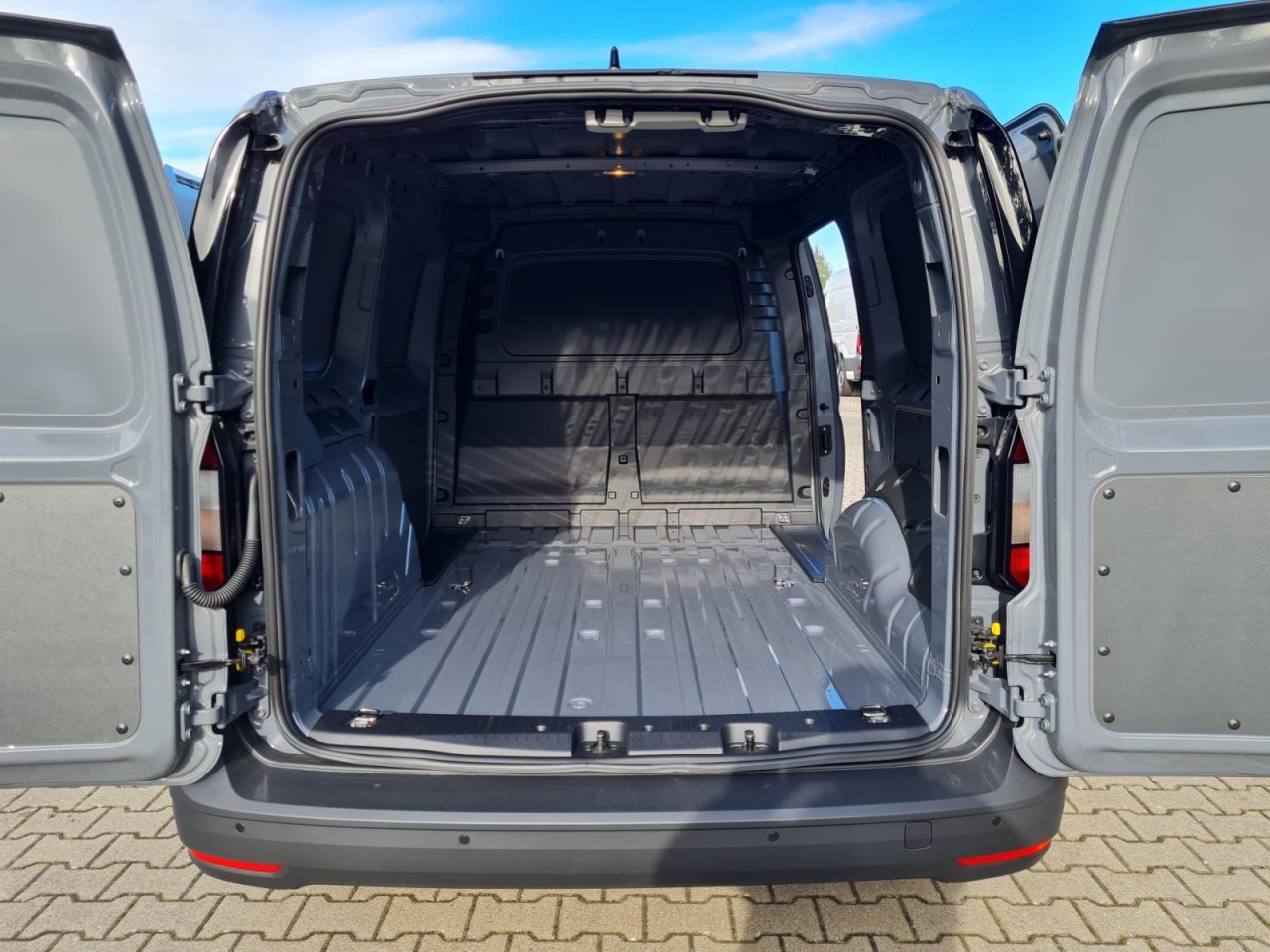Furgoneta pequeña Volkswagen Caddy Kasten Cargo TDI Maxi PDC KLIMA TEMPOMAT: foto 17 Furgoneta pequeña Volkswagen Caddy Kasten Cargo TDI Maxi PDC KLIMA TEMPOMAT: foto 17
