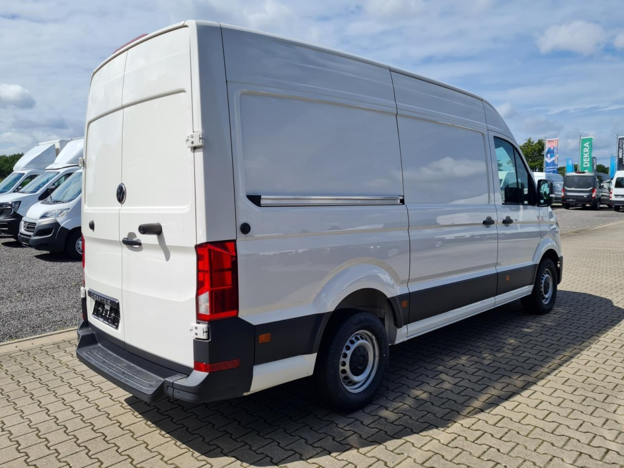 Volkswagen Crafter 35 Kasten MR L3H3 KLIMA KOMFORT PDC TEMPOMAT - Furgón: foto 4 Volkswagen Crafter 35 Kasten MR L3H3 KLIMA KOMFORT PDC TEMPOMAT - Furgón: foto 4