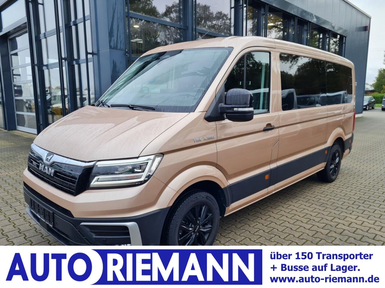 Volkswagen Crafter 35 - baugl. TGE 3.180 Kombi Sonderumbau - Minibús, Furgoneta de pasajeros: foto 1 Volkswagen Crafter 35 - baugl. TGE 3.180 Kombi Sonderumbau - Minibús, Furgoneta de pasajeros: foto 1