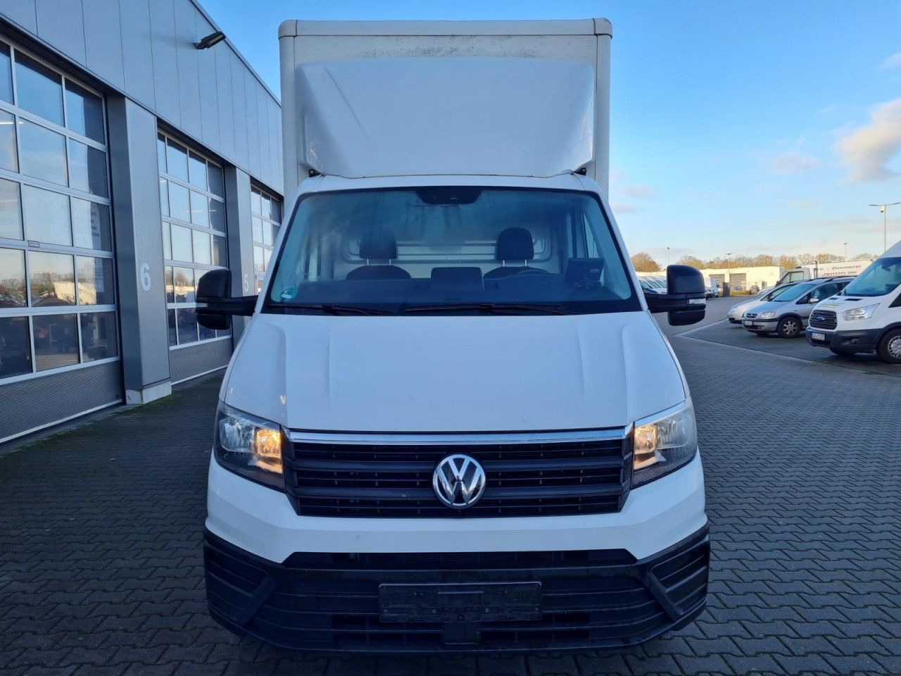 Volkswagen Crafter 50 Koffer hoch 2.0 TDI LBW KLIMA KAMERA - Furgoneta: foto 2 Volkswagen Crafter 50 Koffer hoch 2.0 TDI LBW KLIMA KAMERA - Furgoneta: foto 2