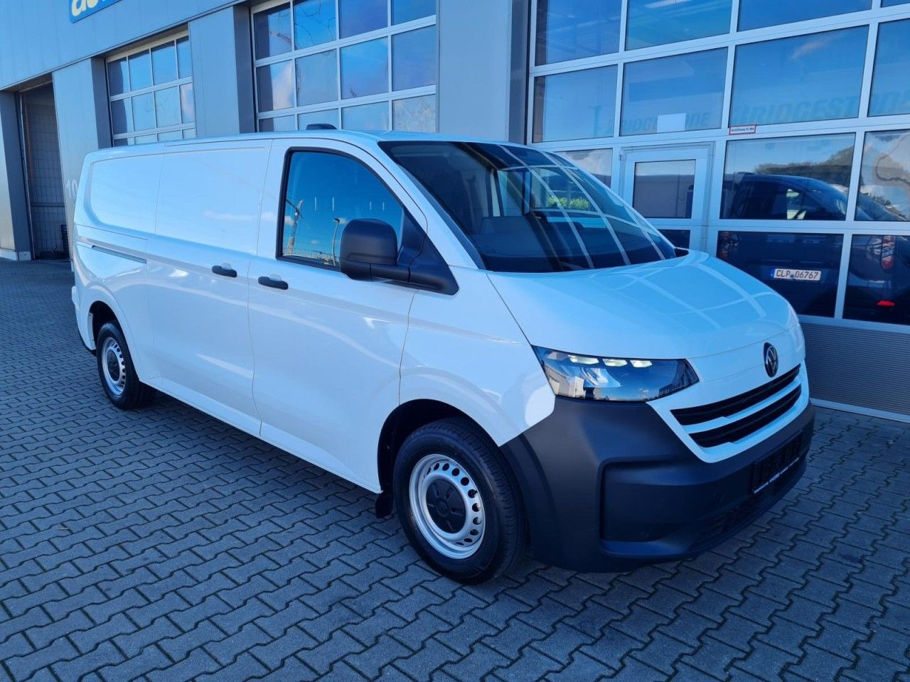 Volkswagen T7 Kasten TDI 4Motion LR L2H1 LED KAMERA TEMPOMA - Furgoneta pequeña: foto 3 Volkswagen T7 Kasten TDI 4Motion LR L2H1 LED KAMERA TEMPOMA - Furgoneta pequeña: foto 3