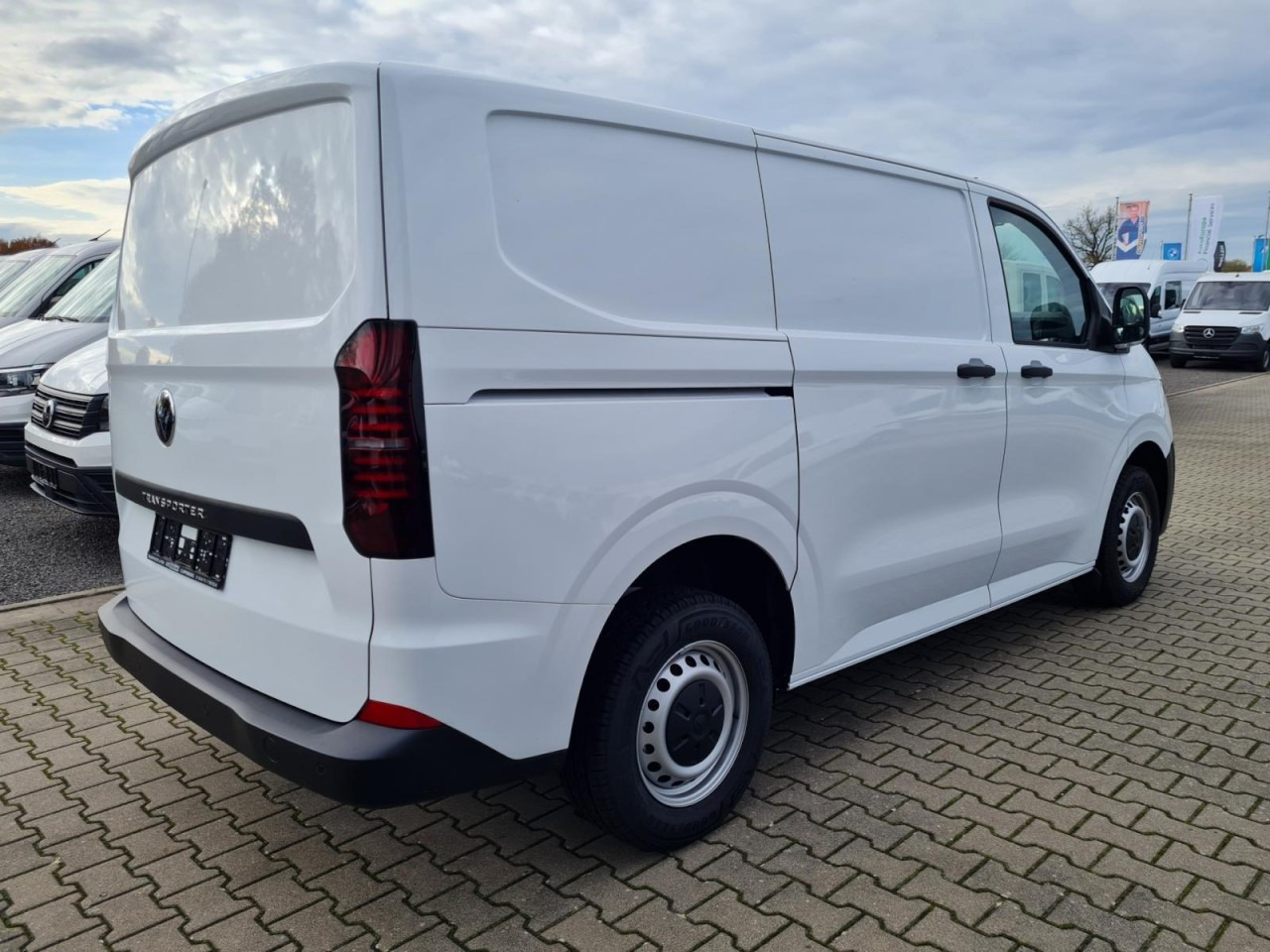Volkswagen T7 Transporter Kasten Tdi KR Heckklappe PDC KLIMA - Furgoneta pequeña: foto 4 Volkswagen T7 Transporter Kasten Tdi KR Heckklappe PDC KLIMA - Furgoneta pequeña: foto 4