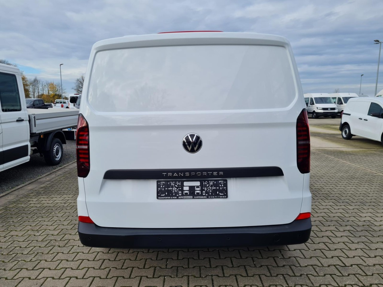 Volkswagen T7 Transporter Kasten Tdi KR Heckklappe PDC KLIMA - Furgoneta pequeña: foto 5 Volkswagen T7 Transporter Kasten Tdi KR Heckklappe PDC KLIMA - Furgoneta pequeña: foto 5