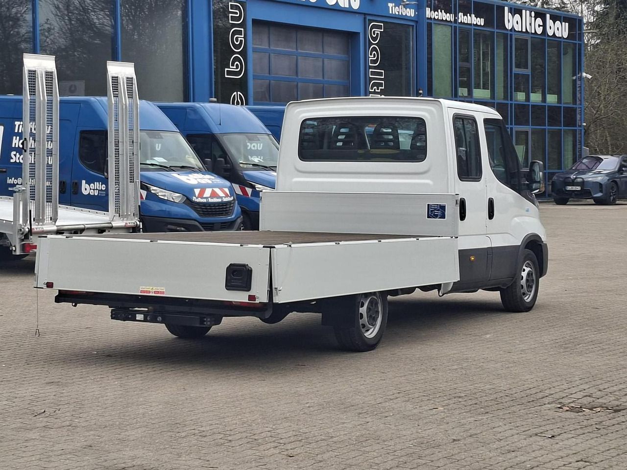 Iveco 35S18HA8 DOKA PRITSCHE AHK*NAVI*STANDHZ* - Caja abierta furgoneta, Furgoneta combi: foto 5 Iveco 35S18HA8 DOKA PRITSCHE AHK*NAVI*STANDHZ* - Caja abierta furgoneta, Furgoneta combi: foto 5