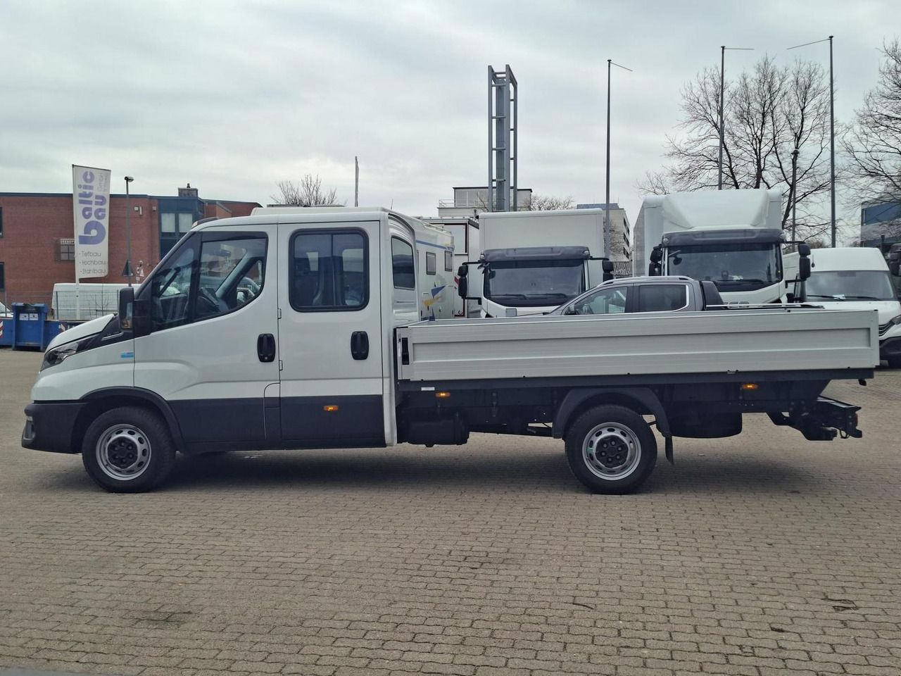 Iveco 35S18HA8 DOKA PRITSCHE AHK*NAVI*STANDHZ* - Caja abierta furgoneta, Furgoneta combi: foto 2 Iveco 35S18HA8 DOKA PRITSCHE AHK*NAVI*STANDHZ* - Caja abierta furgoneta, Furgoneta combi: foto 2