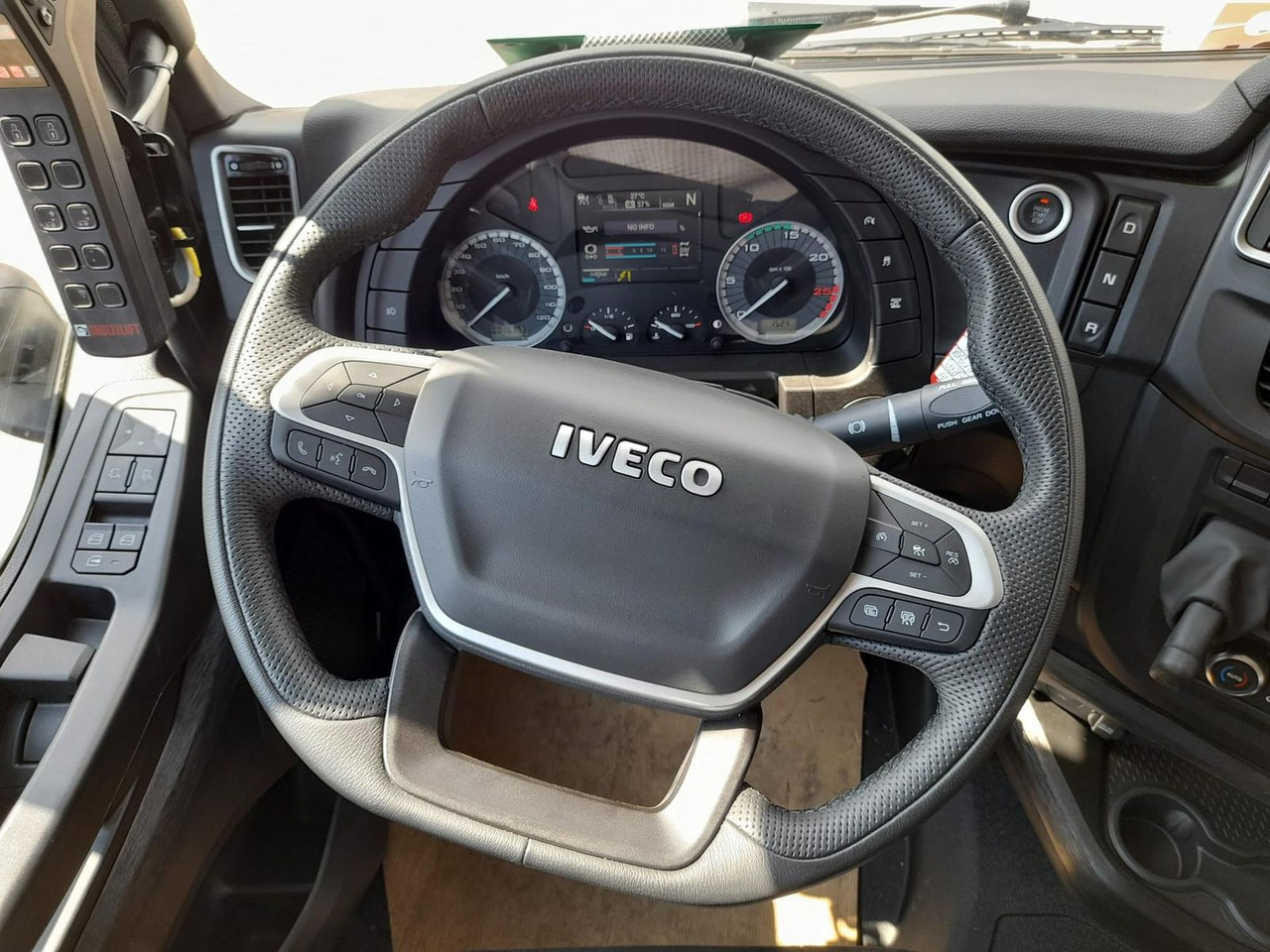 Volquete camión Iveco AD280X46Y/PS ON HIAB 490PS Lenk-Lift: foto 13