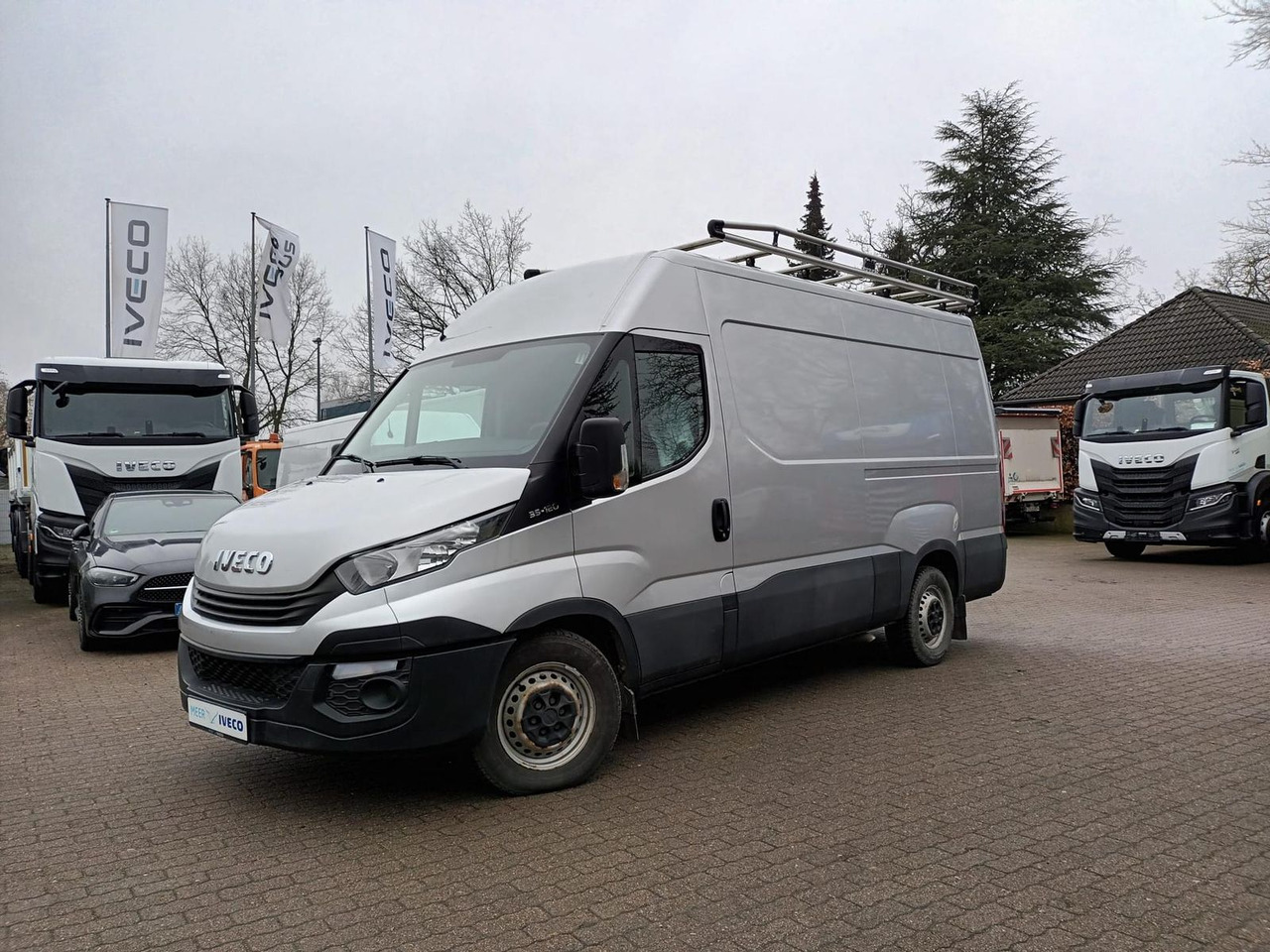 Iveco Daily 35S12V 3520L AHK Dachträger 85 kW (116 ... - Furgón: foto 1 Iveco Daily 35S12V 3520L AHK Dachträger 85 kW (116 ... - Furgón: foto 1