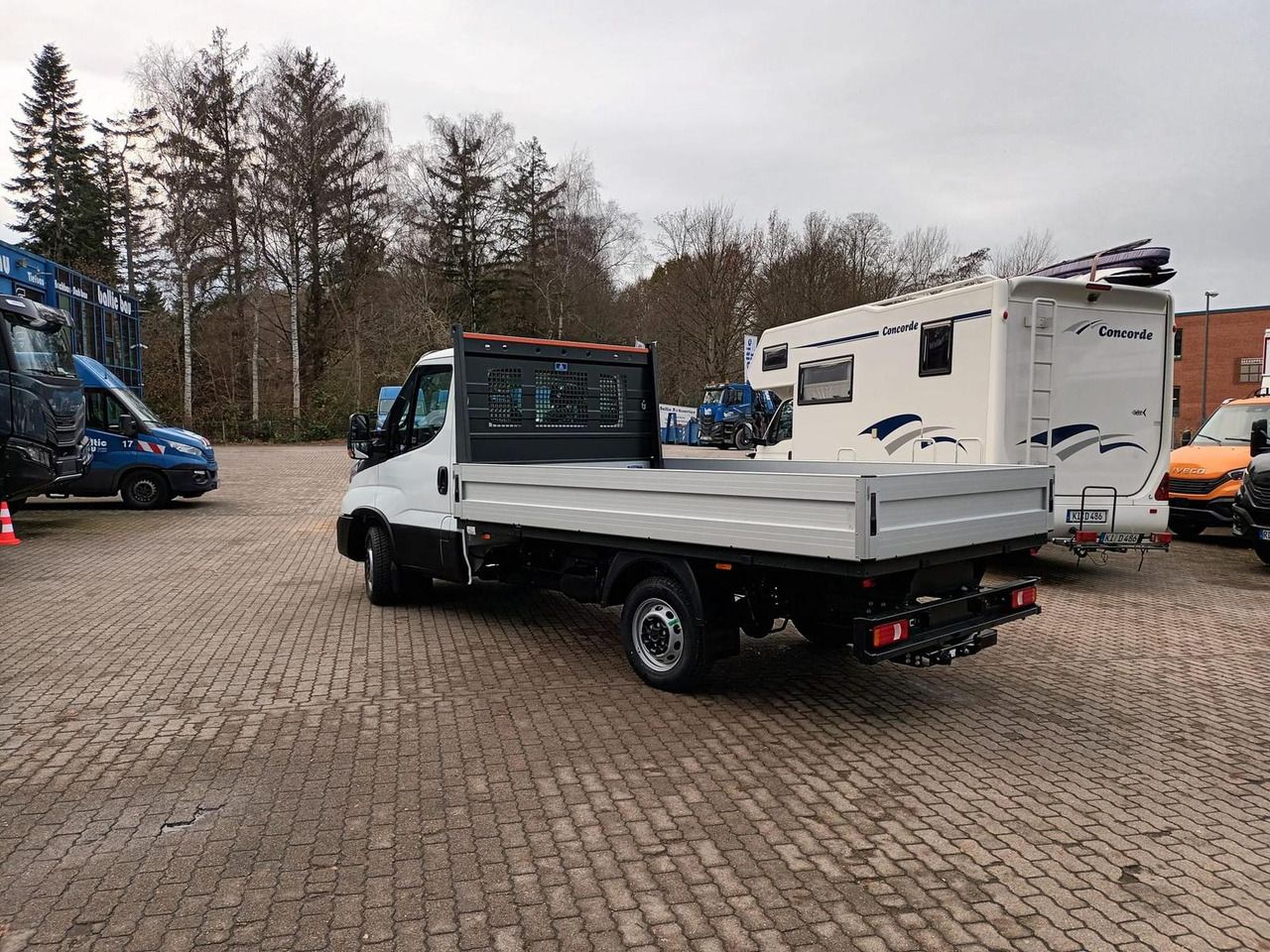 Iveco Daily 35S16H3.0Y *3,5m Pritsche*KLIMA*AHK*Radio* - Caja abierta furgoneta: foto 3 Iveco Daily 35S16H3.0Y *3,5m Pritsche*KLIMA*AHK*Radio* - Caja abierta furgoneta: foto 3