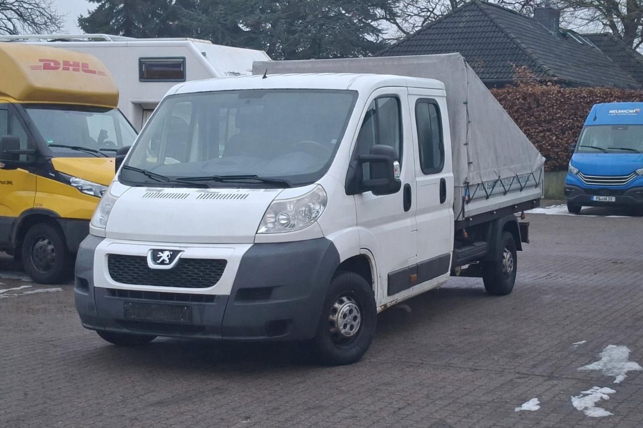 Peugeot Boxer 2.2 Pritsche Plane DOKA*AHK*RADIO* - Furgoneta con caja de lona, Furgoneta combi: foto 1 Peugeot Boxer 2.2 Pritsche Plane DOKA*AHK*RADIO* - Furgoneta con caja de lona, Furgoneta combi: foto 1