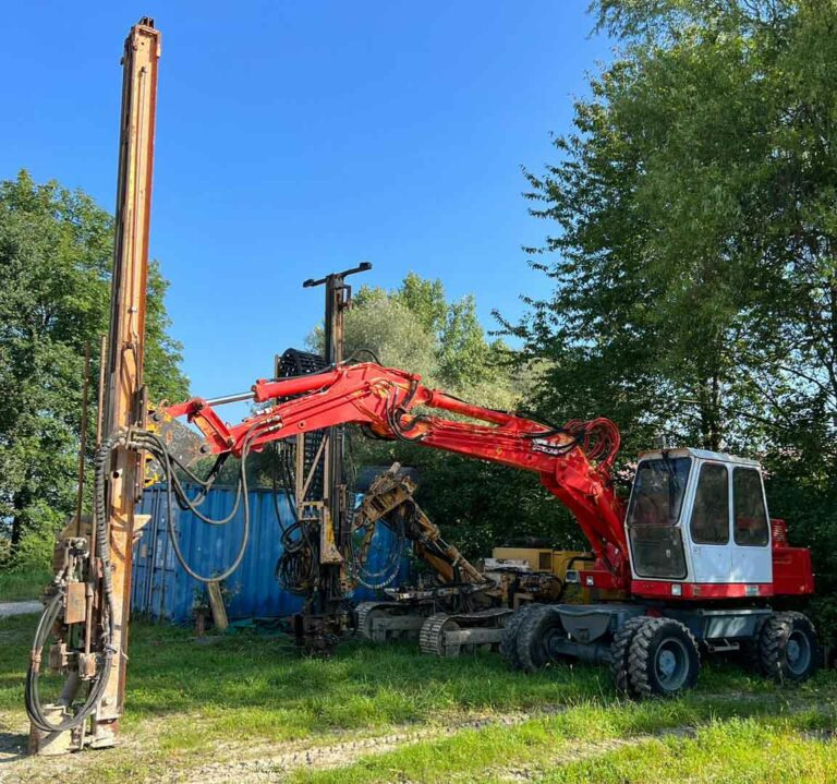 Atlas 1304 with Botec-Scheitza drilling mount / mit Botec-Scheitza Bohrlafette - Perforadora: foto 1 Atlas 1304 with Botec-Scheitza drilling mount / mit Botec-Scheitza Bohrlafette - Perforadora: foto 1