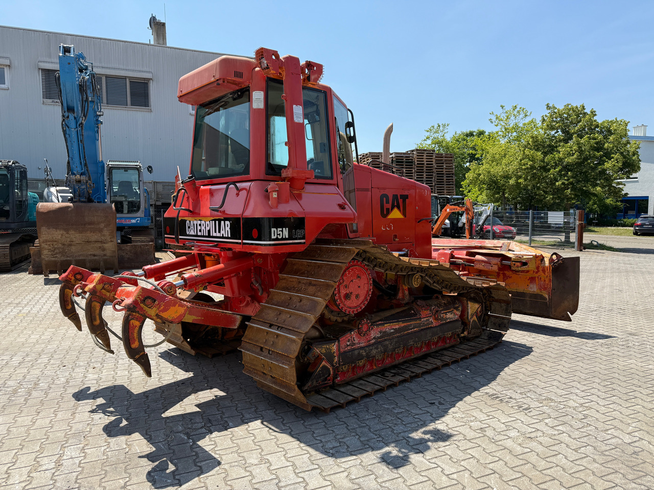 CATERPILLAR D5N FTC LGP Raupe mit 6-Wege + Heckaufreißer - Bulldozer: foto 4 CATERPILLAR D5N FTC LGP Raupe mit 6-Wege + Heckaufreißer - Bulldozer: foto 4