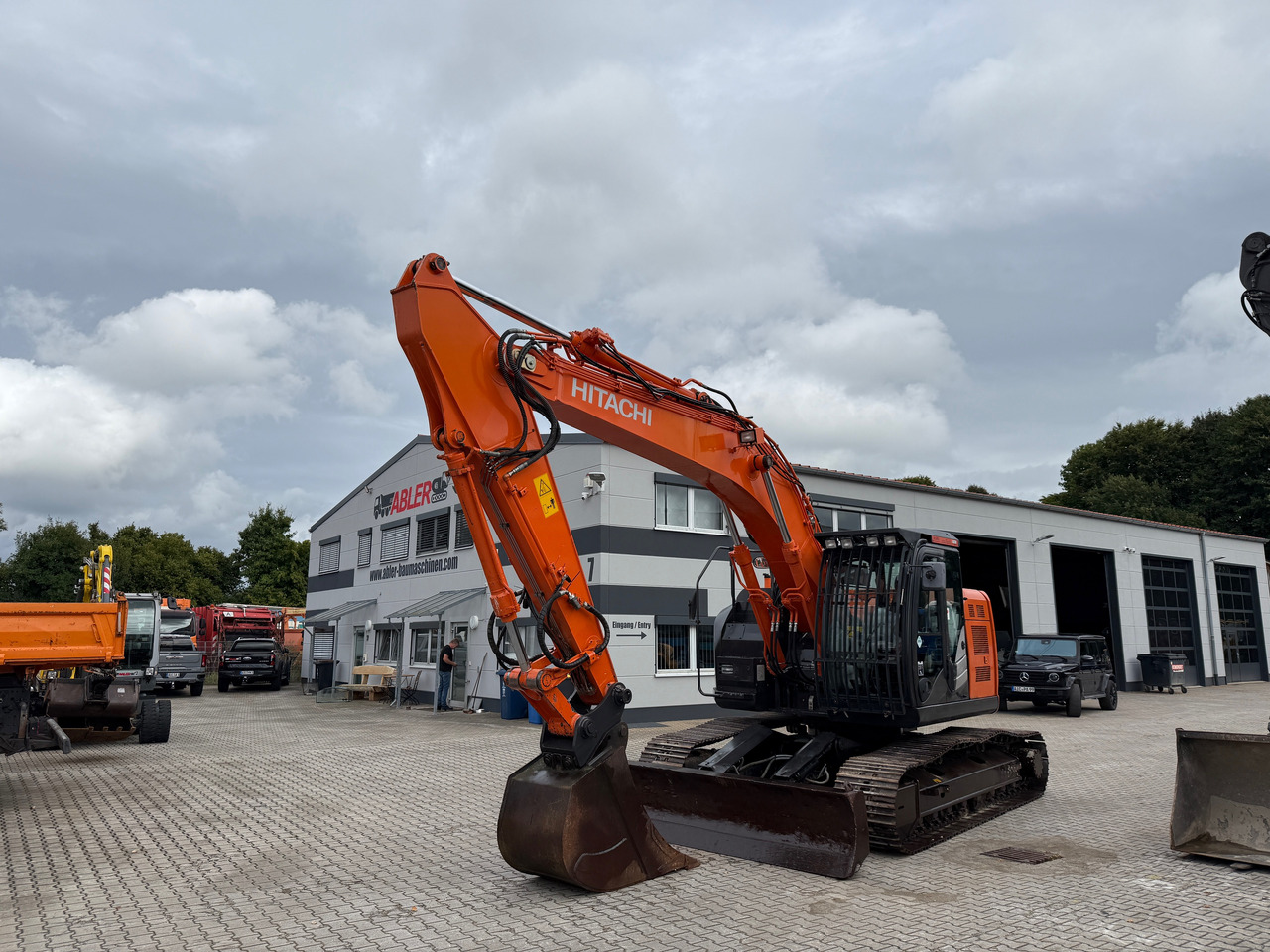 Hitachi ZX225 USLC-5B Kurzheck Kettenbagger - Excavadora: foto 2 Hitachi ZX225 USLC-5B Kurzheck Kettenbagger - Excavadora: foto 2