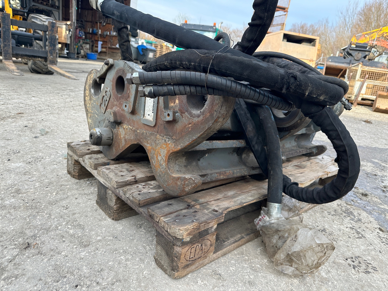 Likufix Liebherr SWA48 Schnellwechsler Vollhydraulisch 924 Compact - Acoplamiento rápido: foto 5 Likufix Liebherr SWA48 Schnellwechsler Vollhydraulisch 924 Compact - Acoplamiento rápido: foto 5