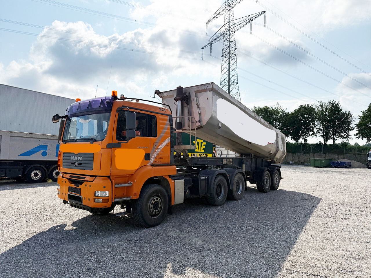 MAN TGA 26.480 6x4 SZM mit Kippauflieger - Volquete camión: foto 3 MAN TGA 26.480 6x4 SZM mit Kippauflieger - Volquete camión: foto 3