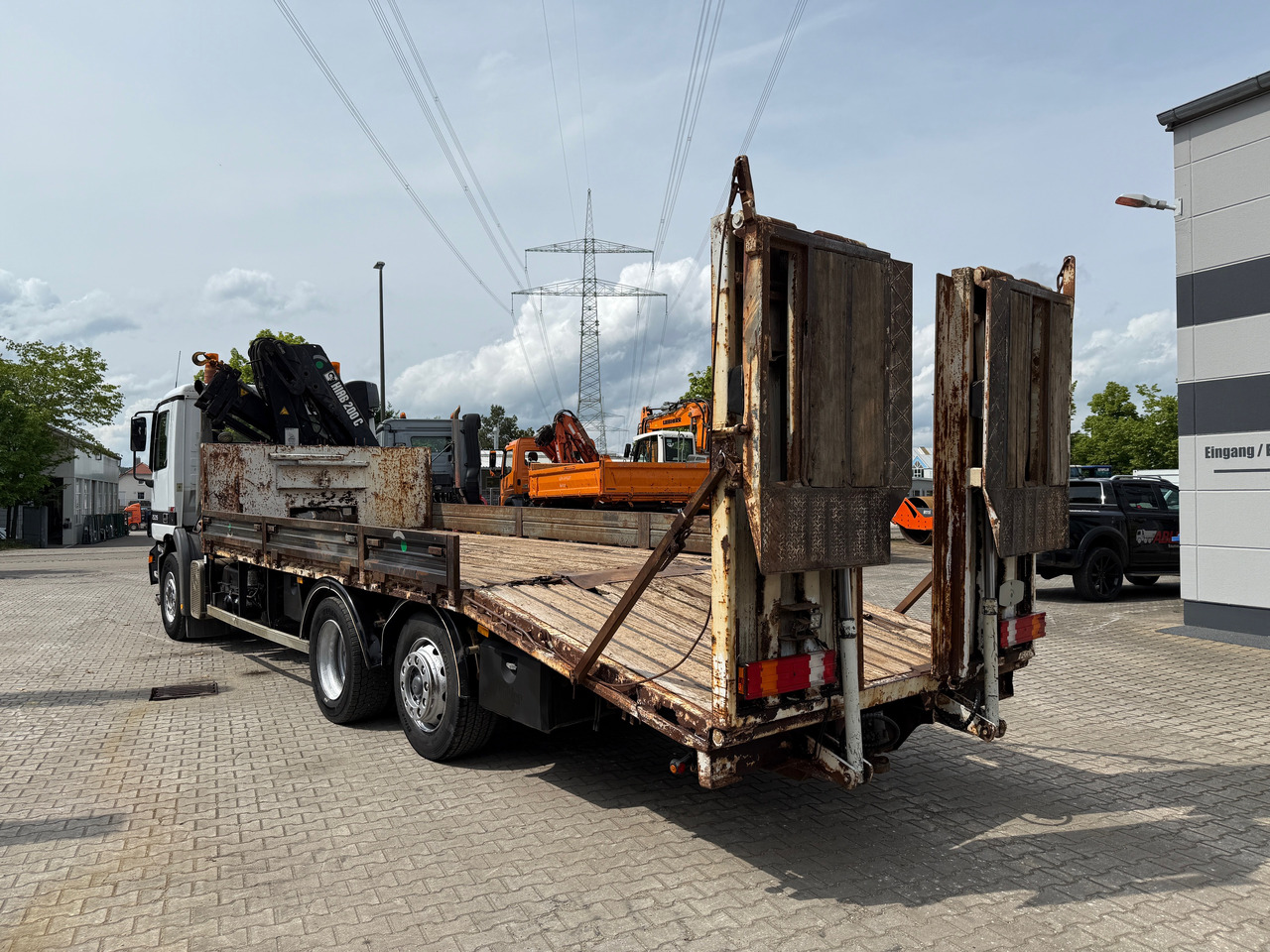 Mercedes-Benz 2535 Actros MP1 Baumaschinentransporter mit Kran und Rampen - Portavehículos camión, Camión grúa: foto 5 Mercedes-Benz 2535 Actros MP1 Baumaschinentransporter mit Kran und Rampen - Portavehículos camión, Camión grúa: foto 5