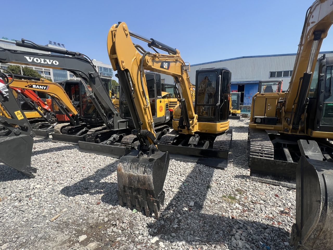 Miniexcavadora CATERPILLAR 304CR: foto 7 Miniexcavadora CATERPILLAR 304CR: foto 7