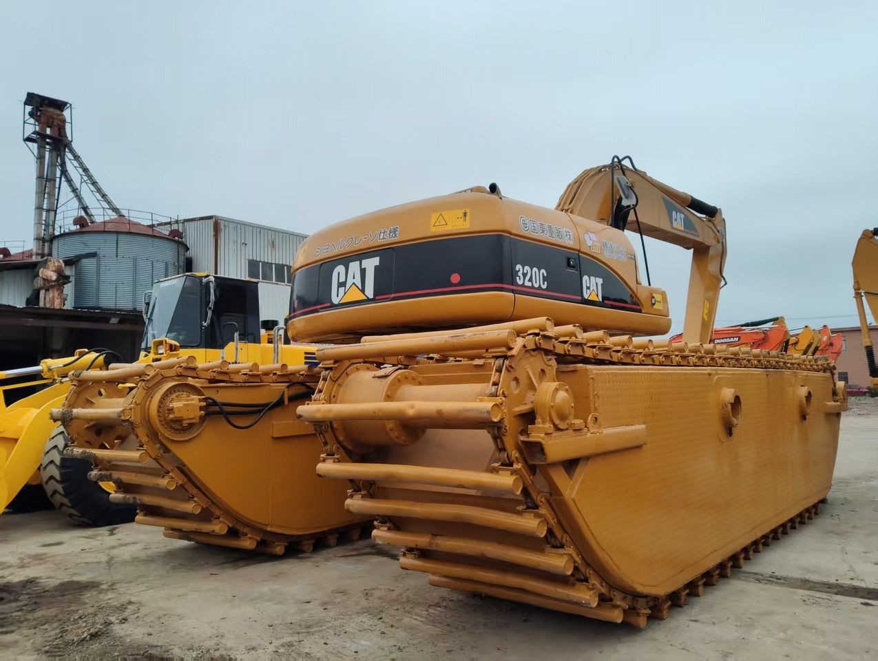 CATERPILLAR 320C swamp buggy - Excavadora anfibia: foto 5 CATERPILLAR 320C swamp buggy - Excavadora anfibia: foto 5