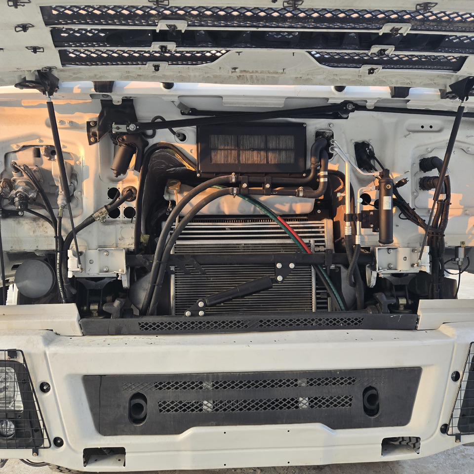 Cabeza tractora SHACMAN F3000: foto 11 Cabeza tractora SHACMAN F3000: foto 11