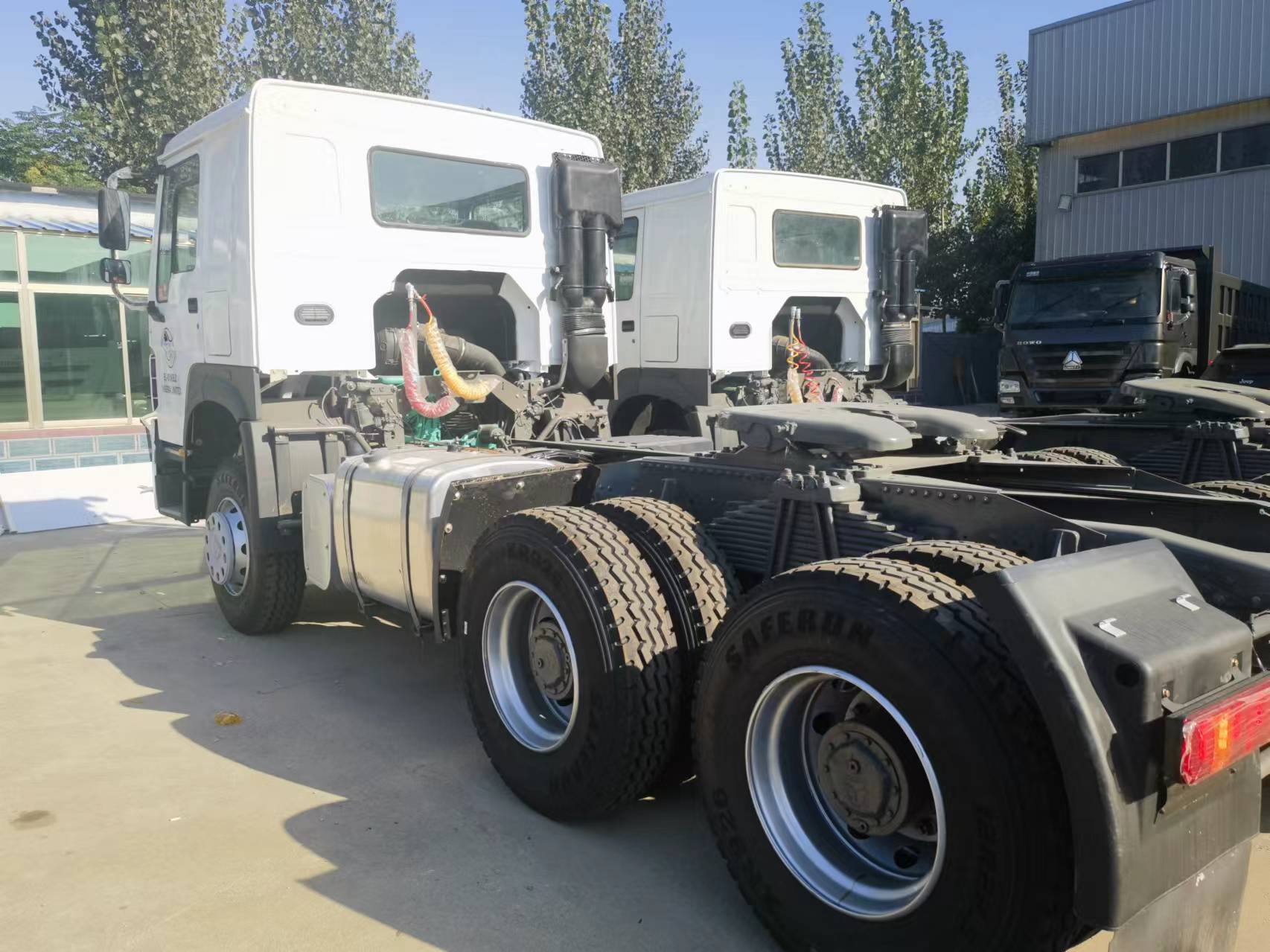 Sinotruk HOWO 371 Tractor - Cabeza tractora: foto 2 Sinotruk HOWO 371 Tractor - Cabeza tractora: foto 2