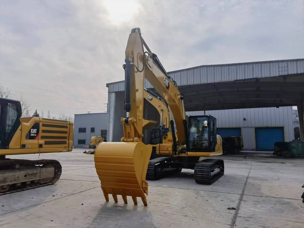 Caterpillar 323GX - Excavadora de cadenas: foto 1 Caterpillar 323GX - Excavadora de cadenas: foto 1