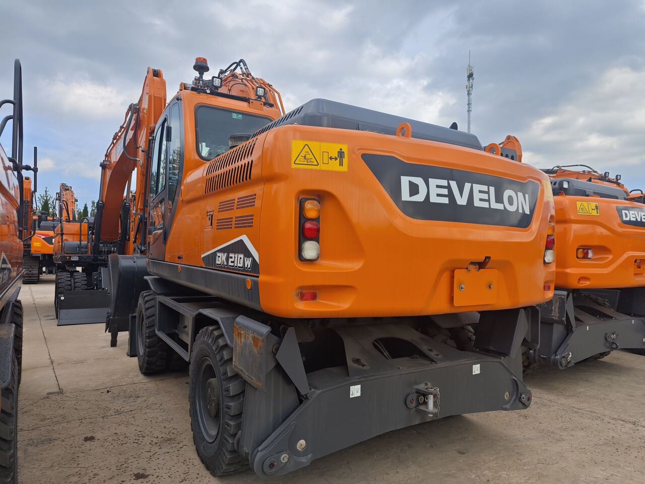 DEVELON DX210W New wheel excavator Doosan - Excavadora de ruedas: foto 3 DEVELON DX210W New wheel excavator Doosan - Excavadora de ruedas: foto 3