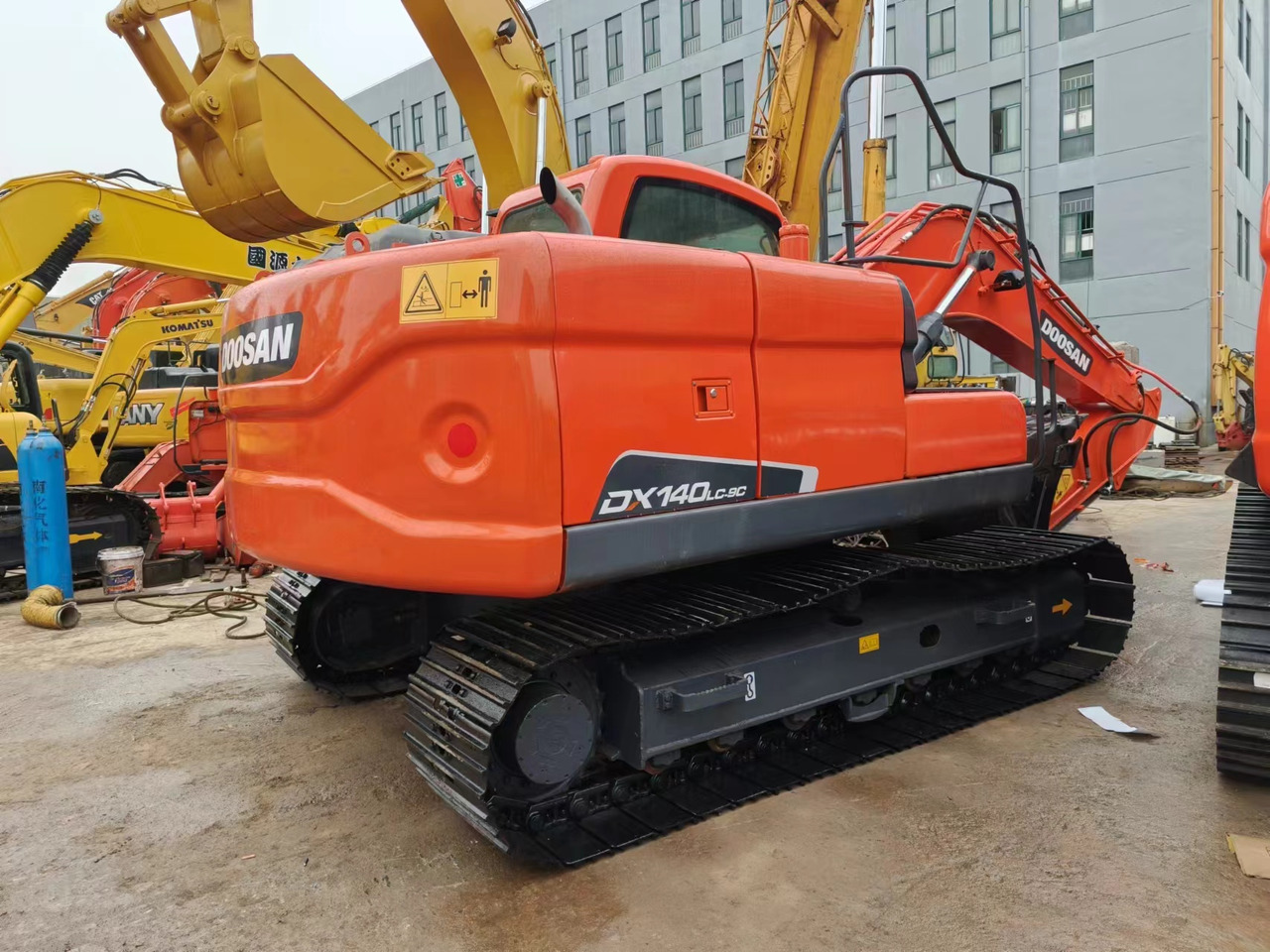 DOOSAN DX140 - Excavadora: foto 1 DOOSAN DX140 - Excavadora: foto 1
