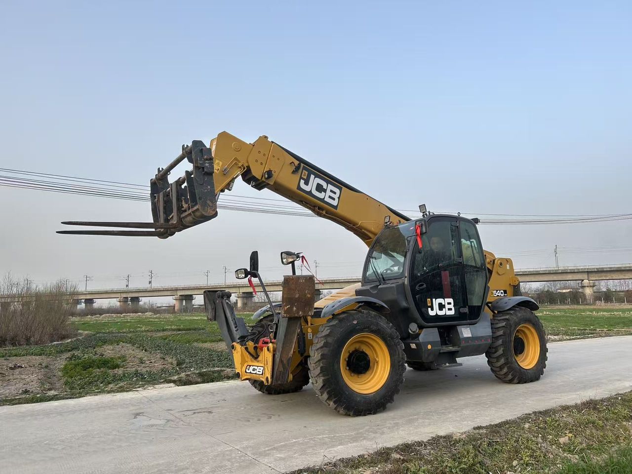 JCB 540-140 - Plataforma telescopica: foto 1 JCB 540-140 - Plataforma telescopica: foto 1