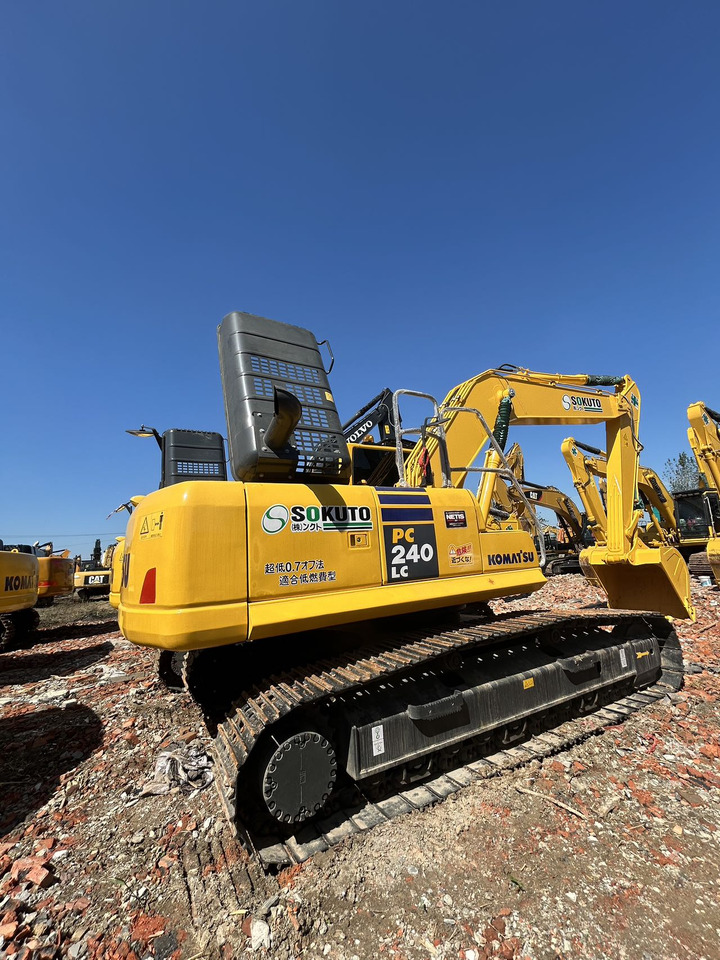 KOMATSU PC240-8 - Excavadora: foto 2 KOMATSU PC240-8 - Excavadora: foto 2