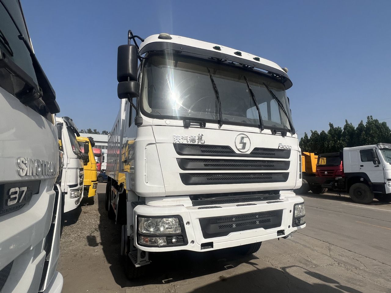 SHACMAN F3000 6*4 - Volquete camión: foto 2 SHACMAN F3000 6*4 - Volquete camión: foto 2