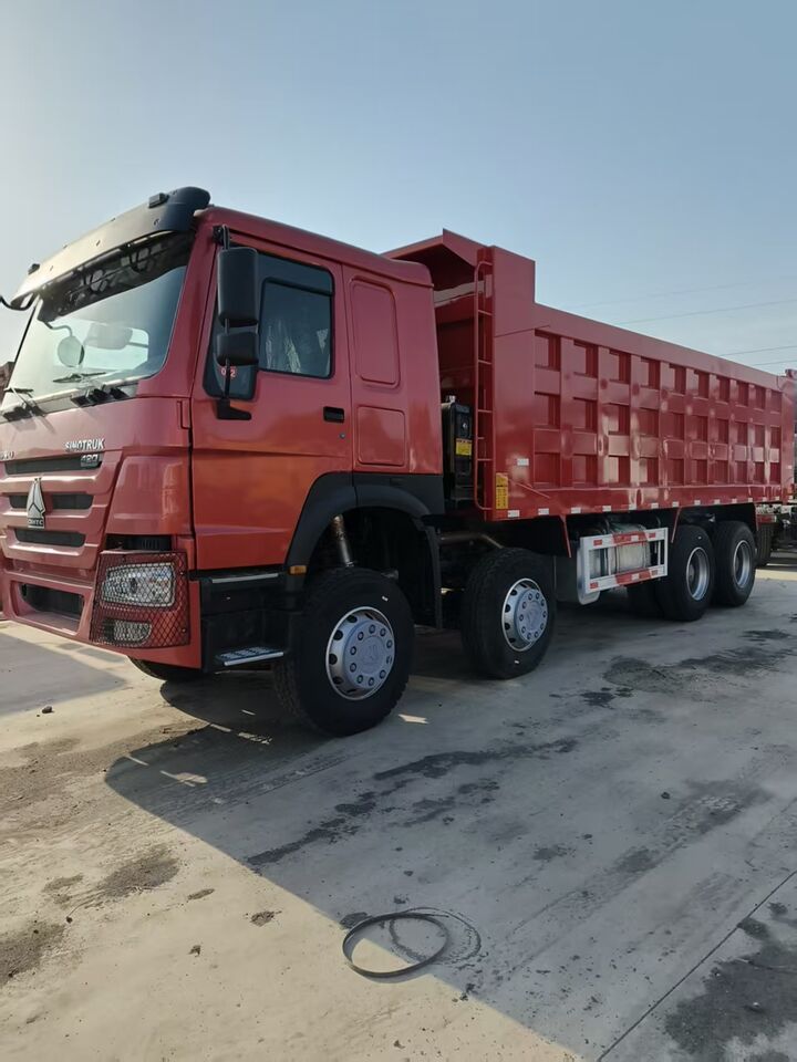 SINOTRUK Howo 8*4 420Hp dump truck - Volquete camión: foto 4 SINOTRUK Howo 8*4 420Hp dump truck - Volquete camión: foto 4