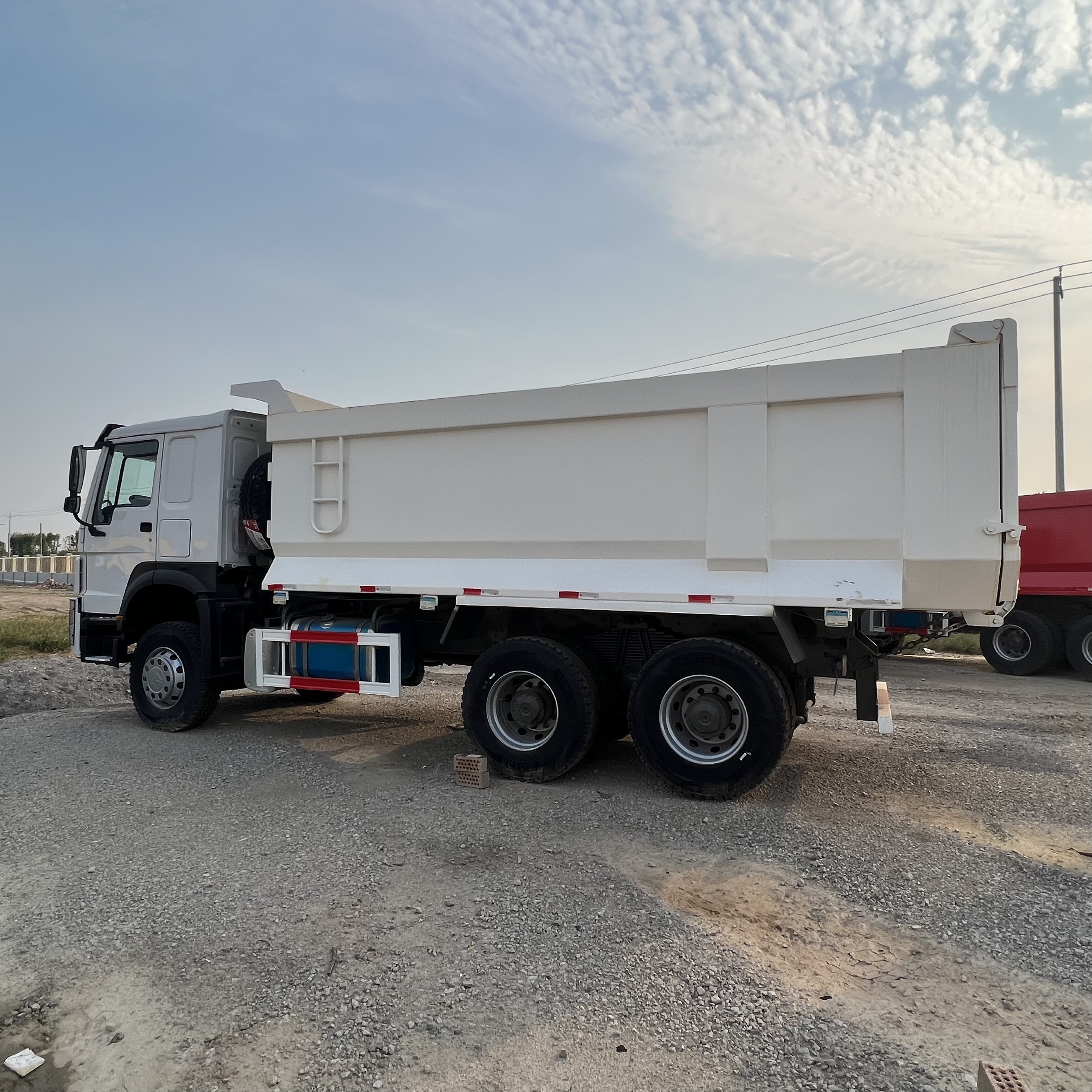 Volquete camión Sinotruk HOWO 371 6*4 Dump truck: foto 7