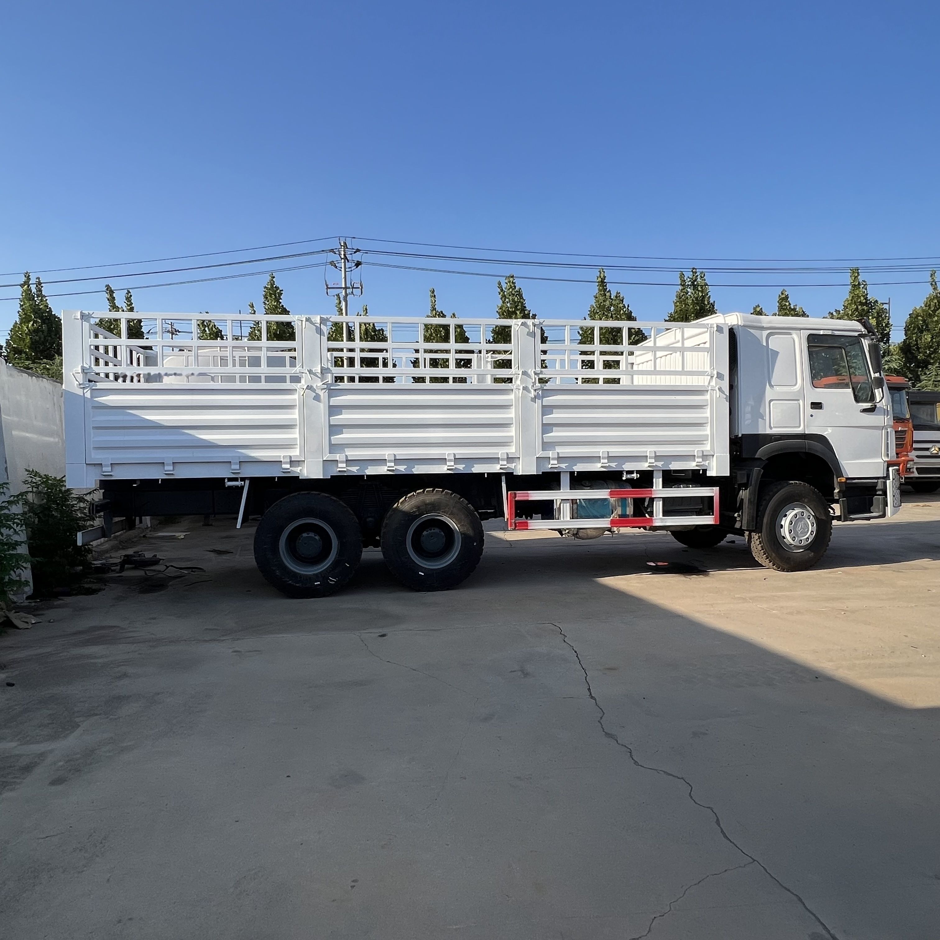 Sinotruk HOWO 371 6*4 Fence Truck - Camión caja abierta: foto 5 Sinotruk HOWO 371 6*4 Fence Truck - Camión caja abierta: foto 5