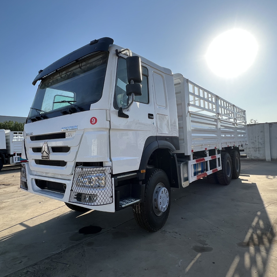 Sinotruk HOWO 371 6*4 Fence truck - Camión caja abierta: foto 1 Sinotruk HOWO 371 6*4 Fence truck - Camión caja abierta: foto 1