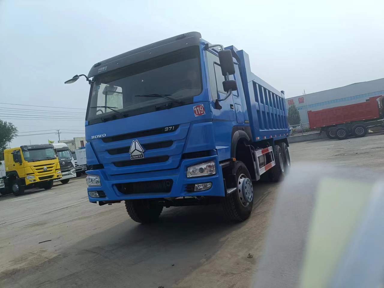 Sinotruk HOWO 371 6*4 dump truck - Minidumper: foto 4 Sinotruk HOWO 371 6*4 dump truck - Minidumper: foto 4