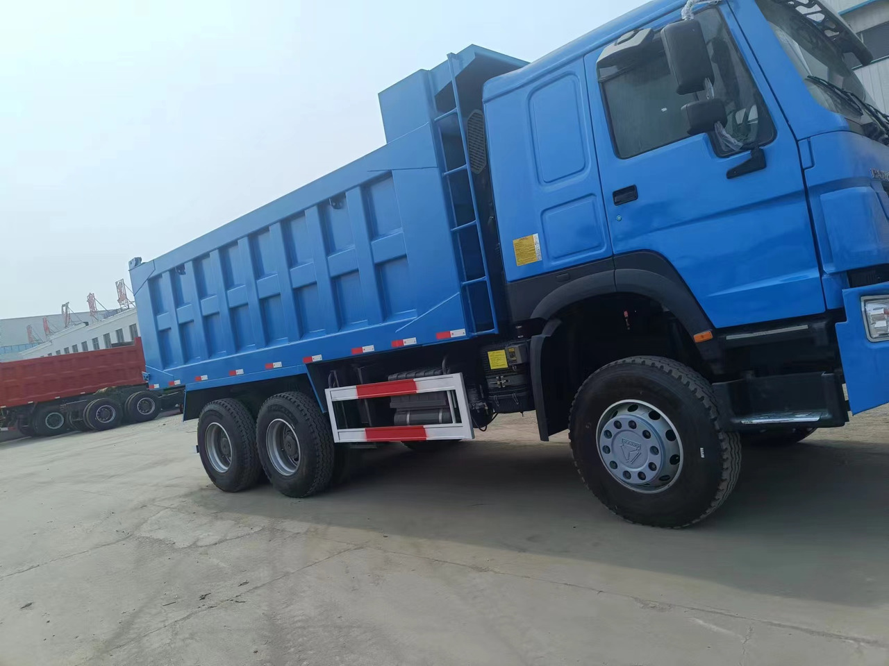Sinotruk HOWO 371 6*4 dump truck - Minidumper: foto 1 Sinotruk HOWO 371 6*4 dump truck - Minidumper: foto 1