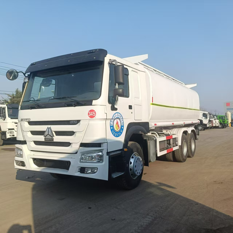 Sinotruk HOWO 371 Tank truck - Cisterna camión: foto 5 Sinotruk HOWO 371 Tank truck - Cisterna camión: foto 5