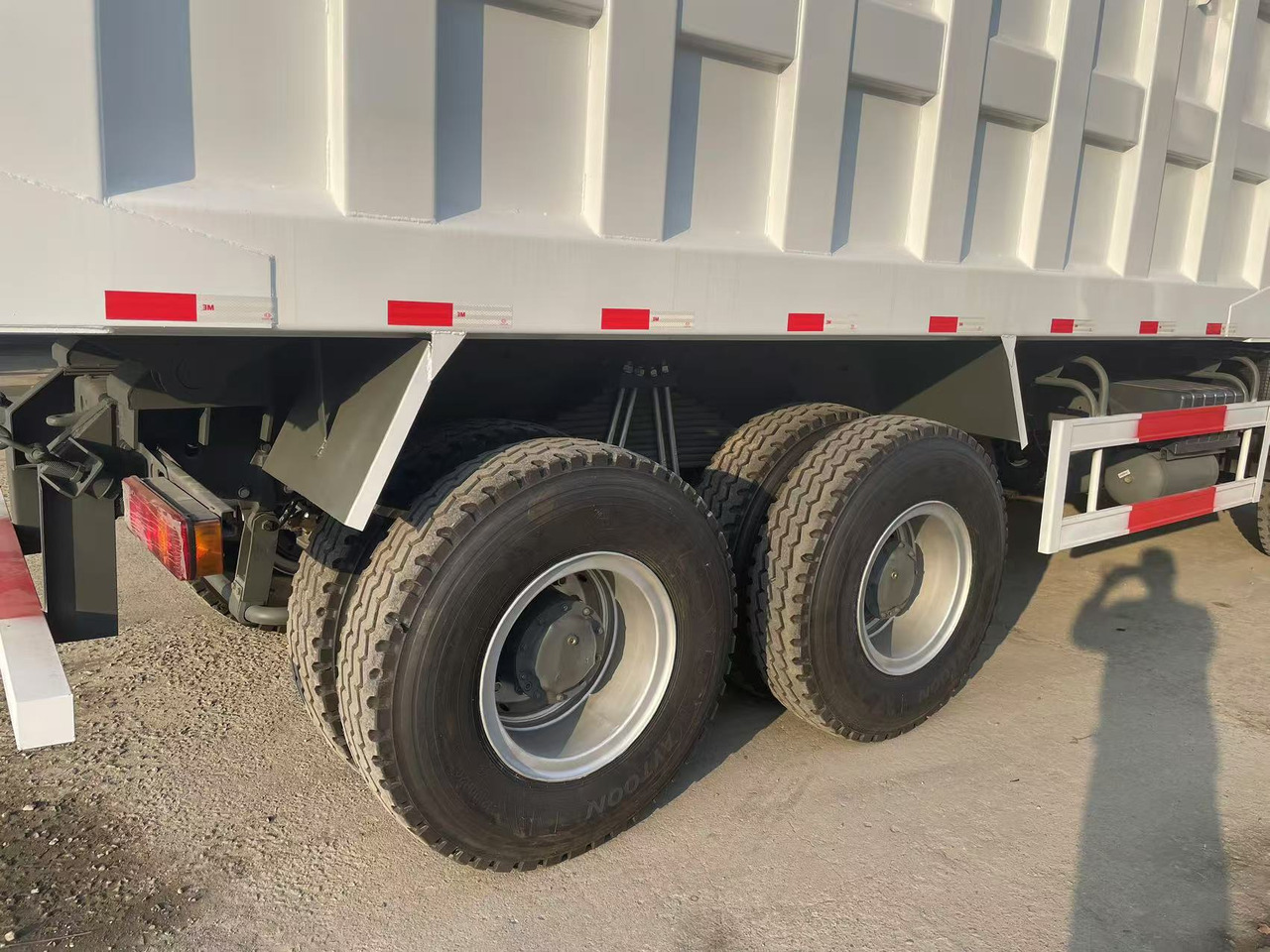 Sinotruk HOWO 371 brand new 6*4 Dump truck - Volquete camión: foto 2 Sinotruk HOWO 371 brand new 6*4 Dump truck - Volquete camión: foto 2