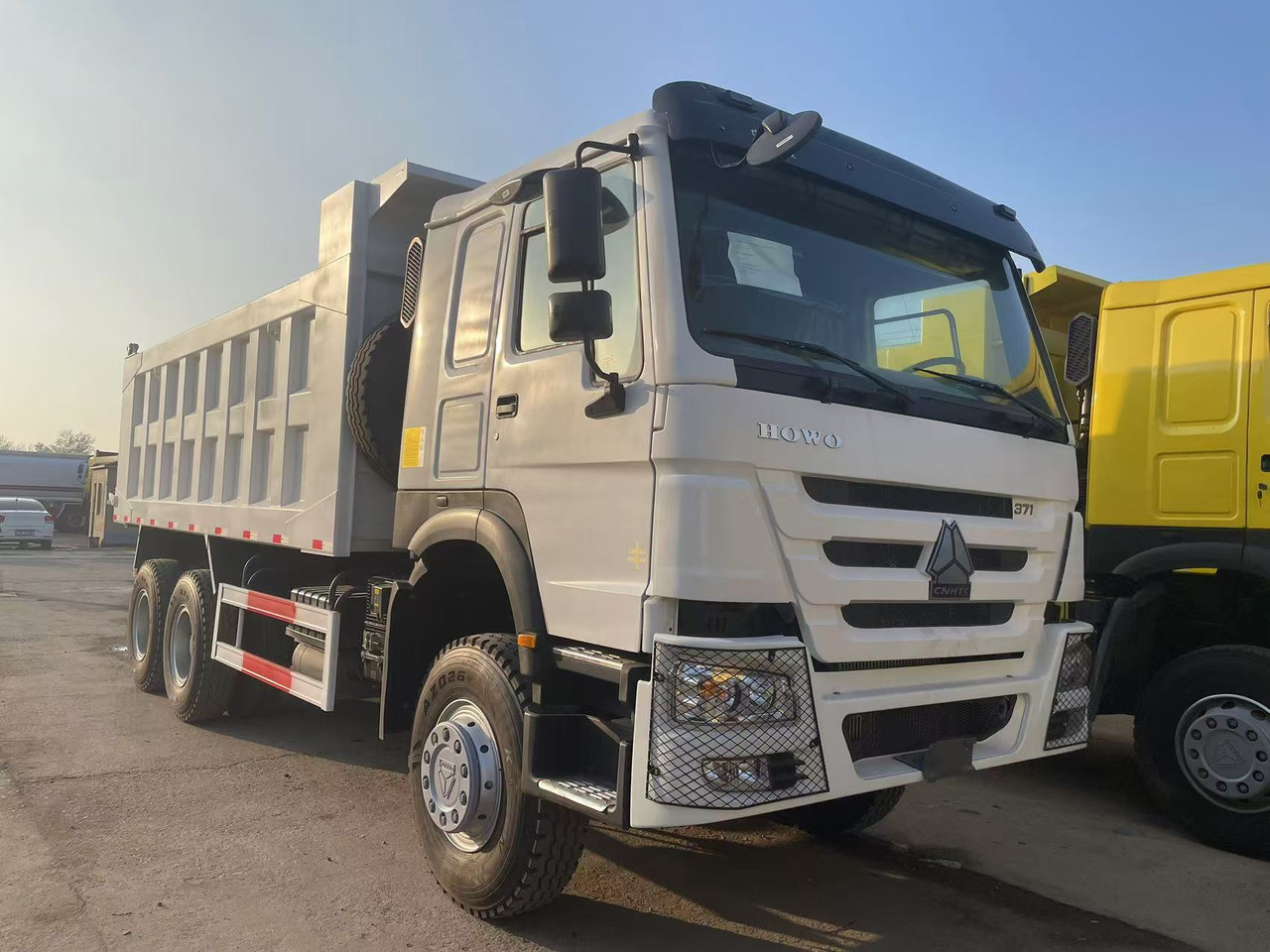 Sinotruk HOWO 371 brand new 6*4 Dump truck - Volquete camión: foto 1 Sinotruk HOWO 371 brand new 6*4 Dump truck - Volquete camión: foto 1