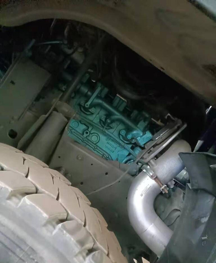 Sinotruk HOWO 375 6*4 Dump truck - Camión caja cerrada: foto 4 Sinotruk HOWO 375 6*4 Dump truck - Camión caja cerrada: foto 4