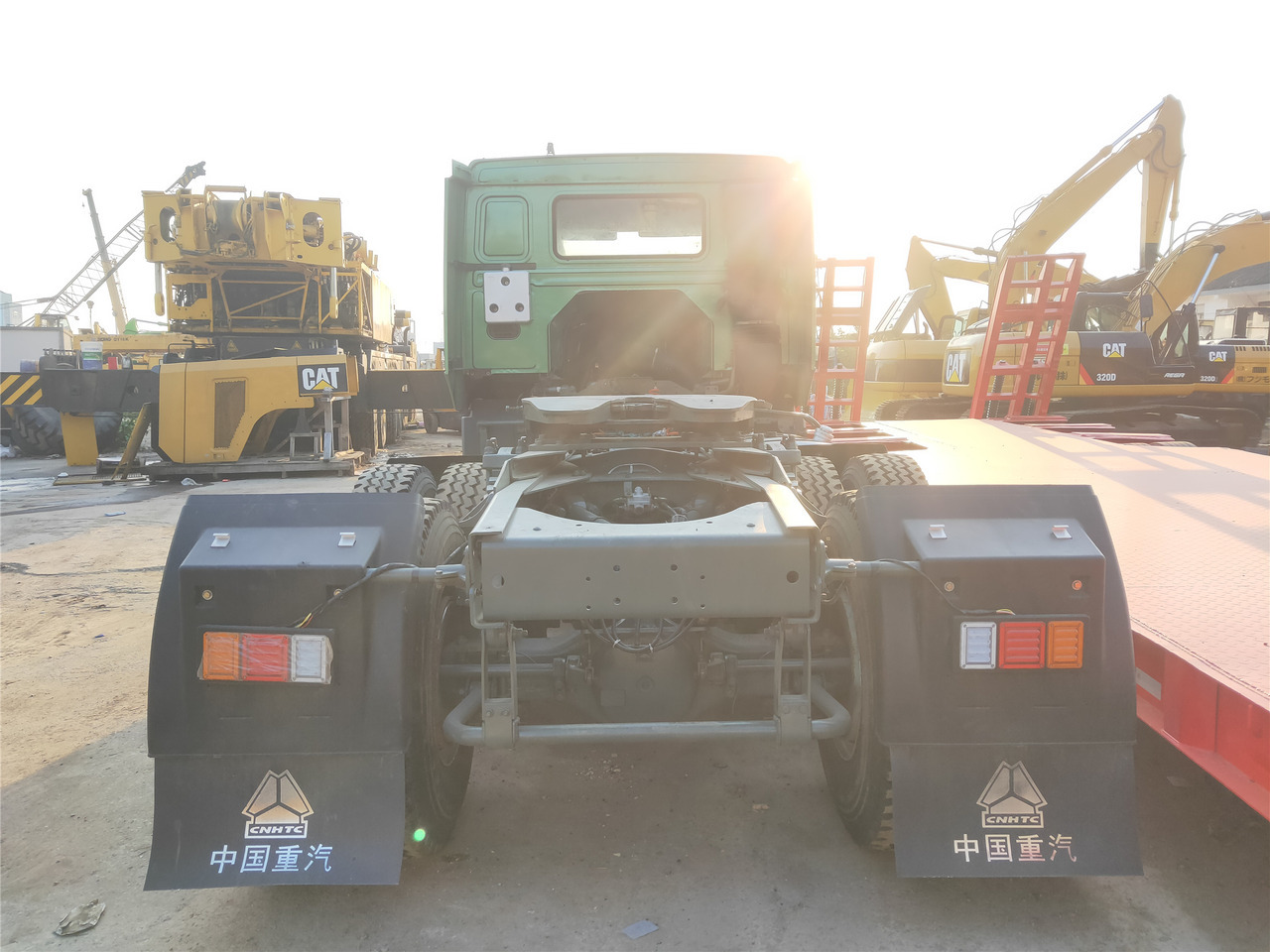 Sinotruk HOWO 420 tractor - Minidumper: foto 4 Sinotruk HOWO 420 tractor - Minidumper: foto 4