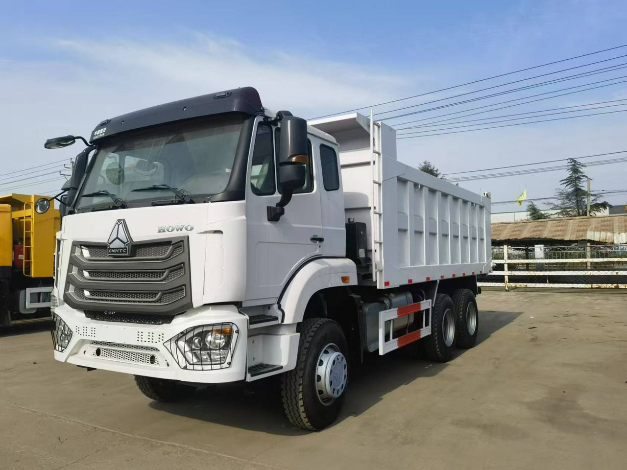 Sinotruk HOWO 6*4 Dump truck - Volquete camión: foto 1 Sinotruk HOWO 6*4 Dump truck - Volquete camión: foto 1